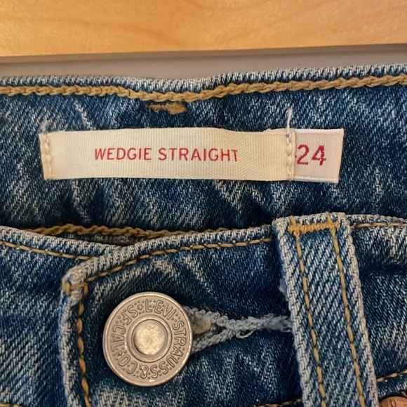 Levi’s Wedgie Straight Fit Women's Jeans (size 24) - Picture 9 of 10